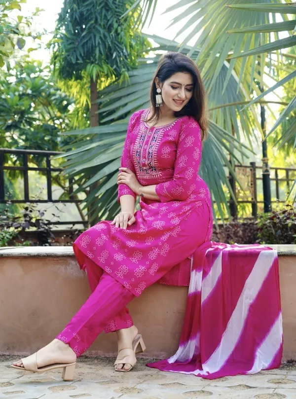 Women_Rayon_Embbroidered_Kurta_And_Palazzo_With_Dupatta_Set